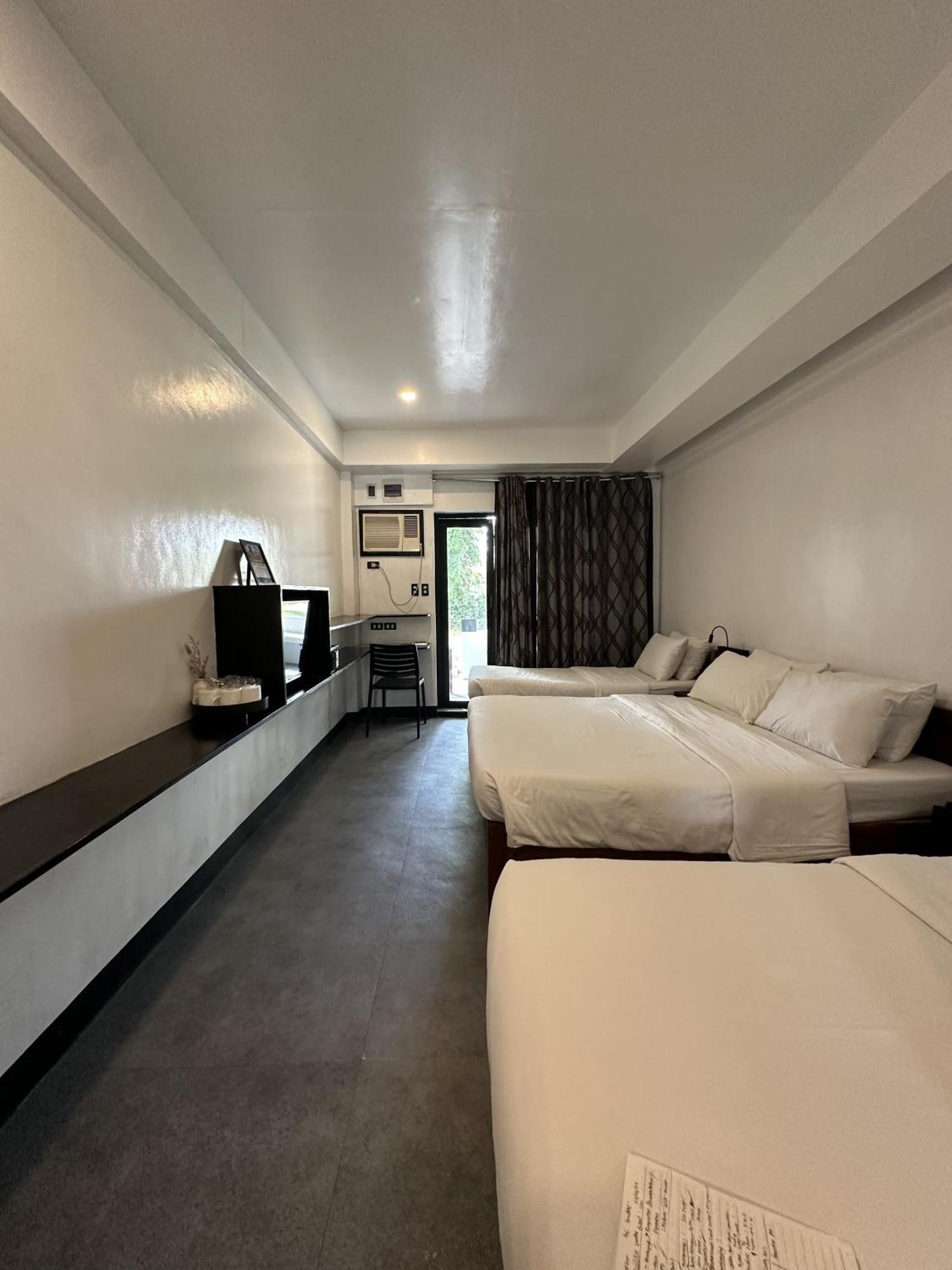 Fernando'S Hotel Sorsogon Exterior photo