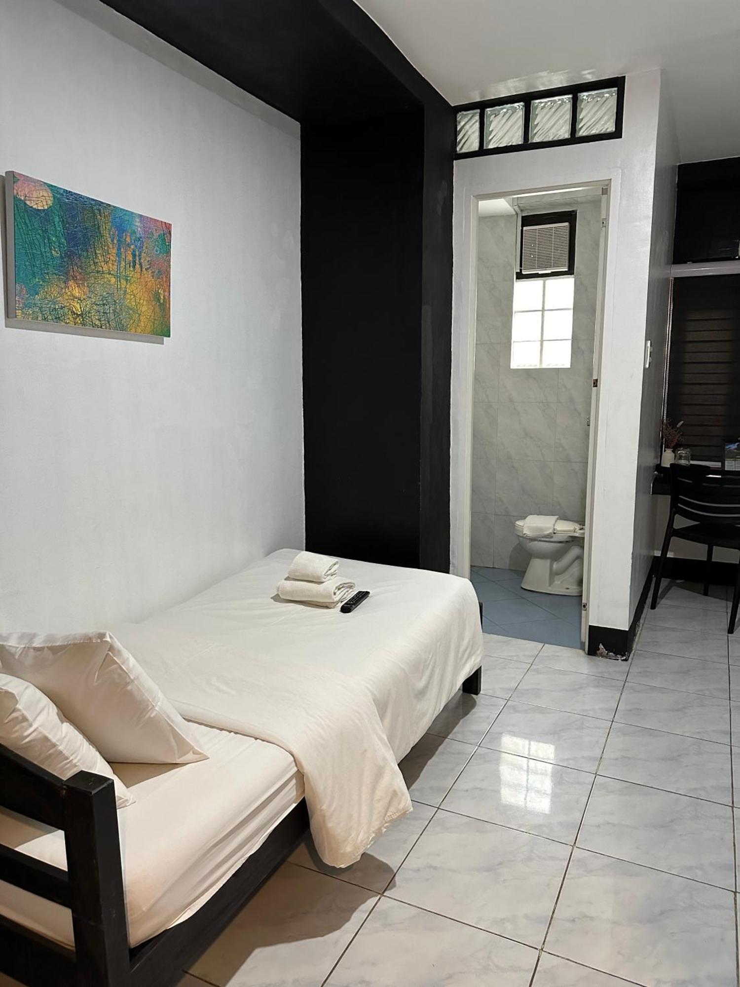 Fernando'S Hotel Sorsogon Exterior photo